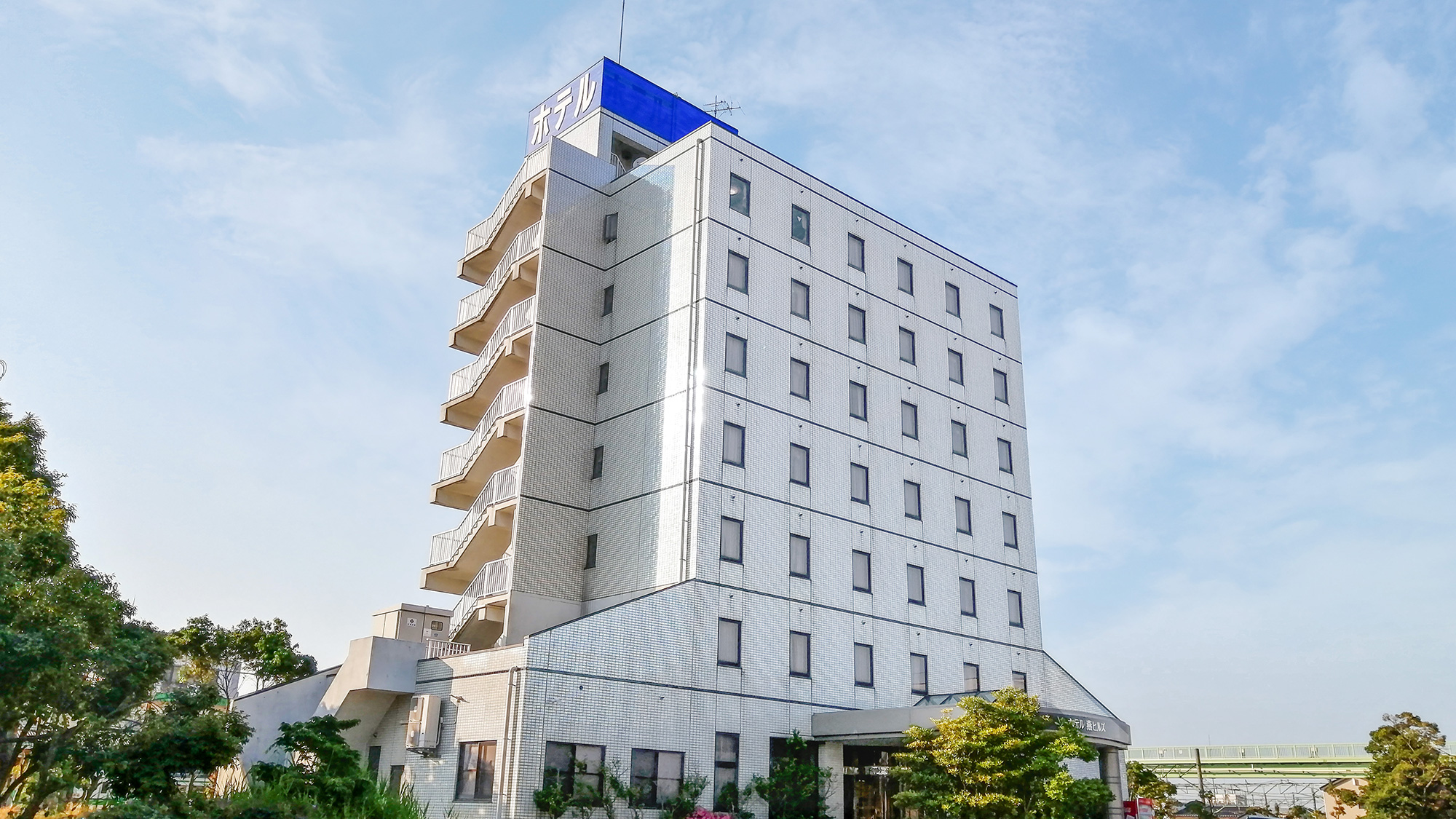ホテル燕ヒルズ　吉田駅前（ＢＢＨホテルグループ）｜新潟県のビジネスホテル・出張宿泊｜3,680円〜
