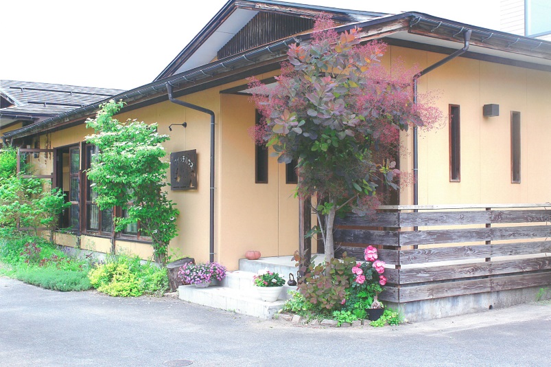 B&B ウィッチハウス|山形県の温泉宿・人気温泉旅館|4,000円〜