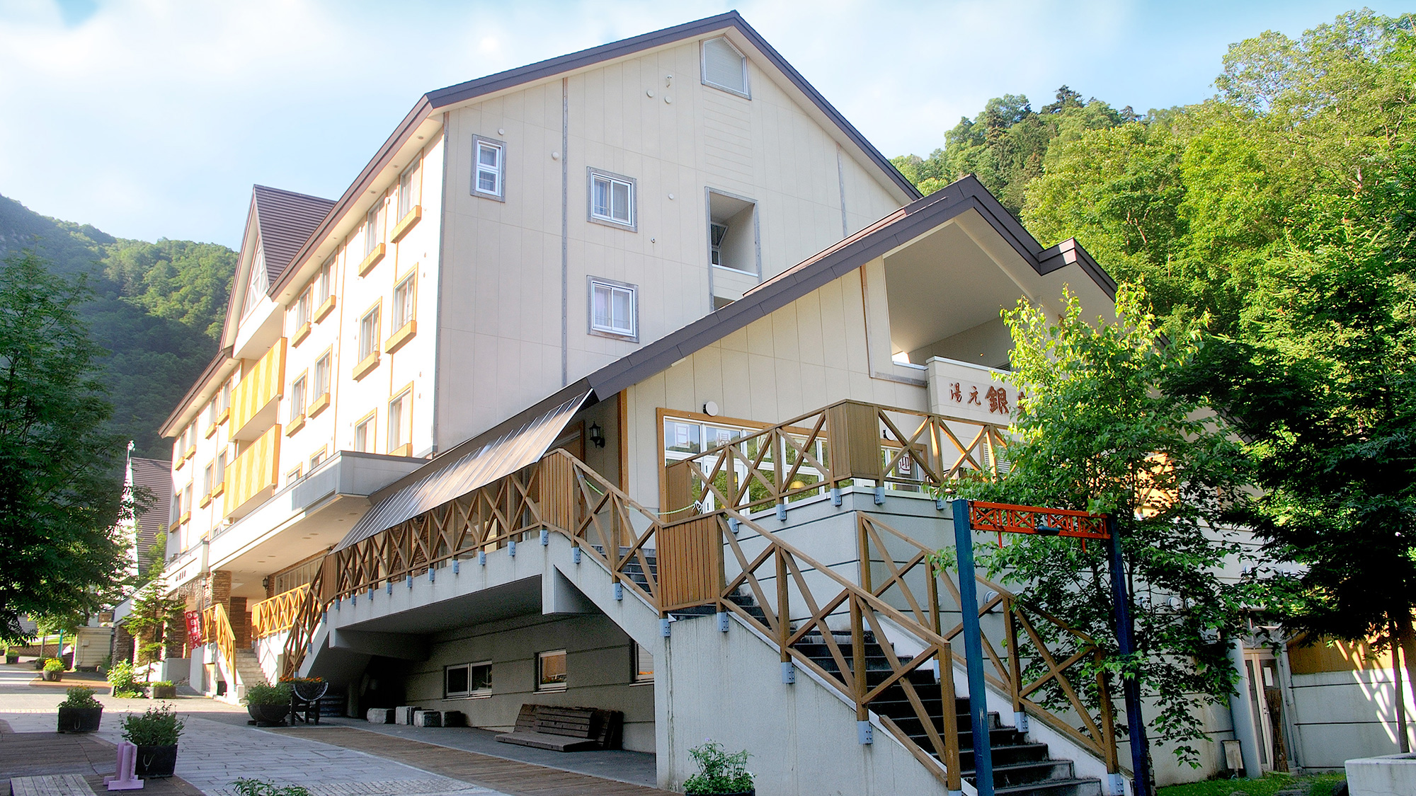 層雲峡温泉 湯元 銀泉閣(BBHホテルグループ)|北海道の温泉宿・人気温泉旅館|4,800円〜