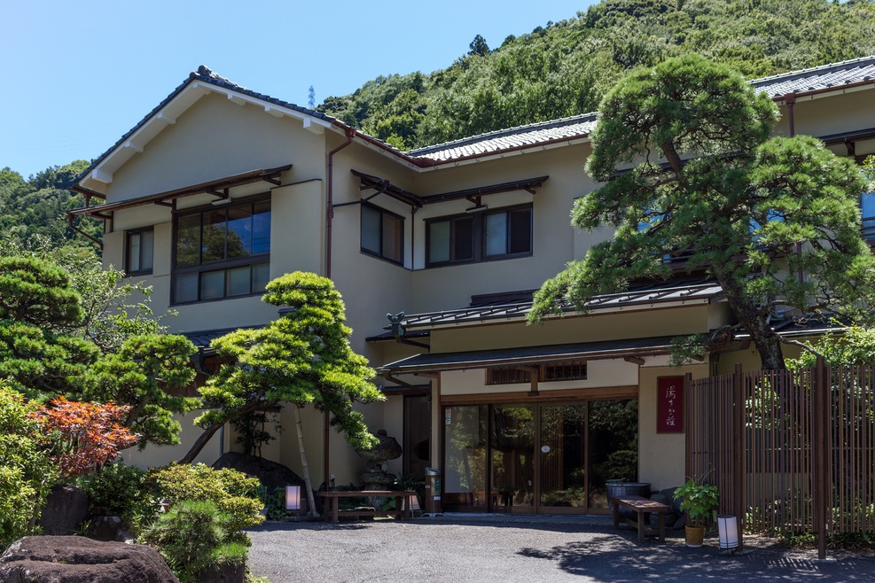箱根湯本温泉 庭園露天を味わう宿 湯さか荘|神奈川県の温泉宿・人気温泉旅館|22,000円〜